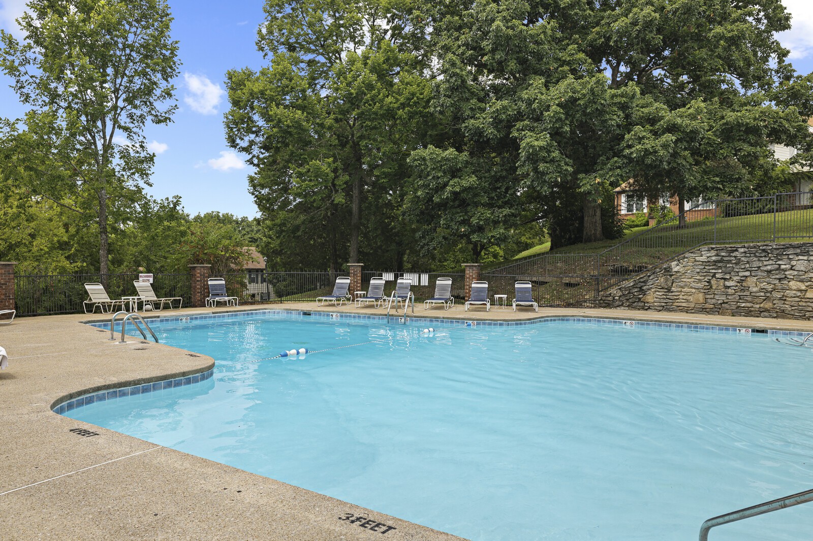 475 Huntington Ridge Dr