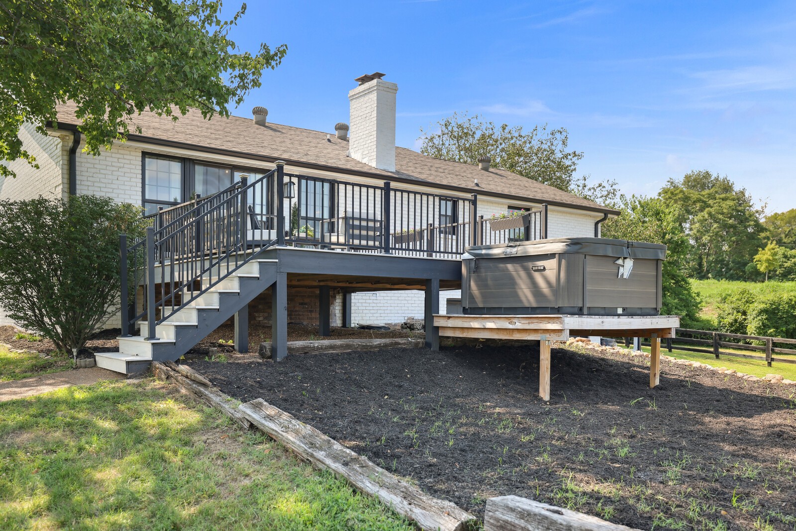 1521 Lewisburg Pike