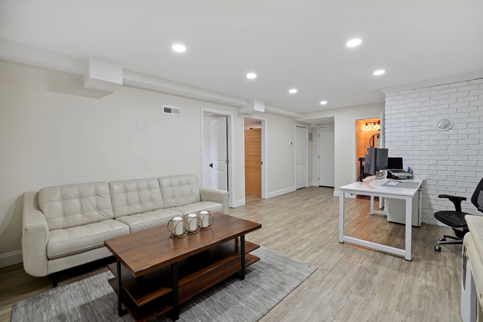 1521 Lewisburg Pike