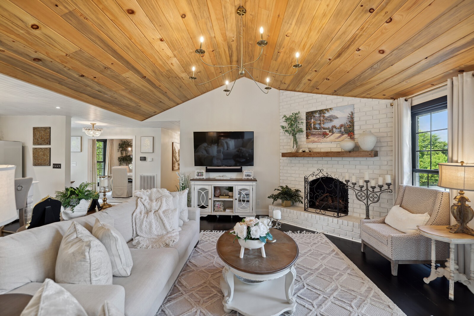 1521 Lewisburg Pike