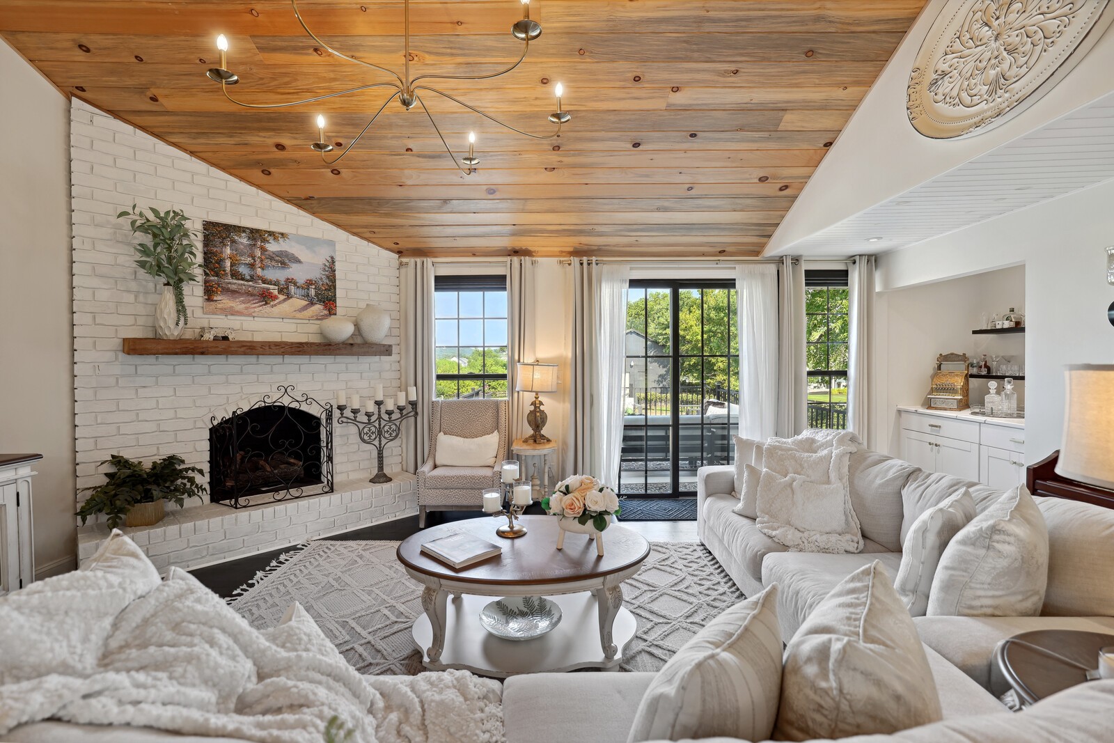 1521 Lewisburg Pike