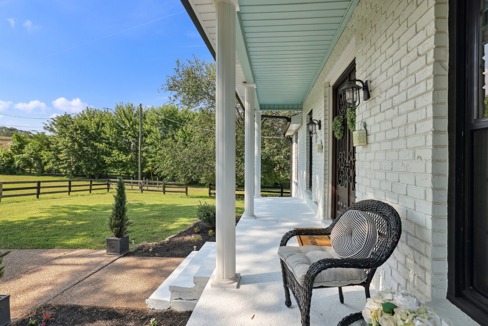 1521 Lewisburg Pike
