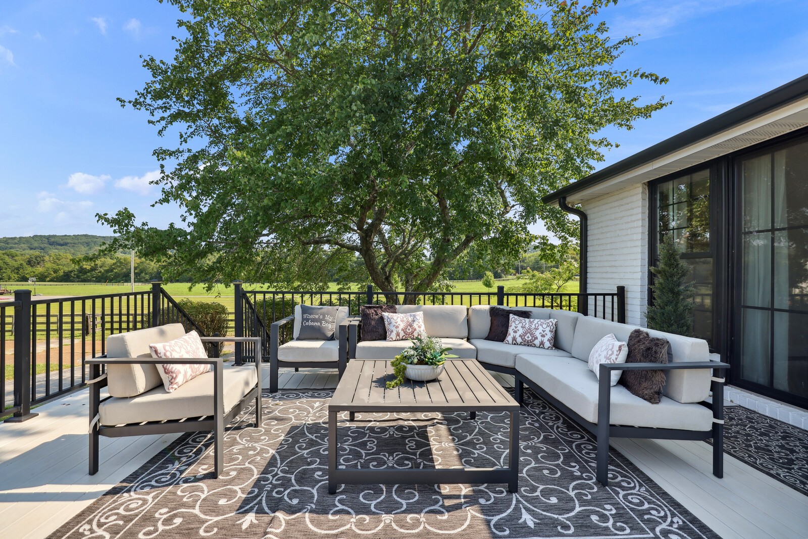 1521 Lewisburg Pike