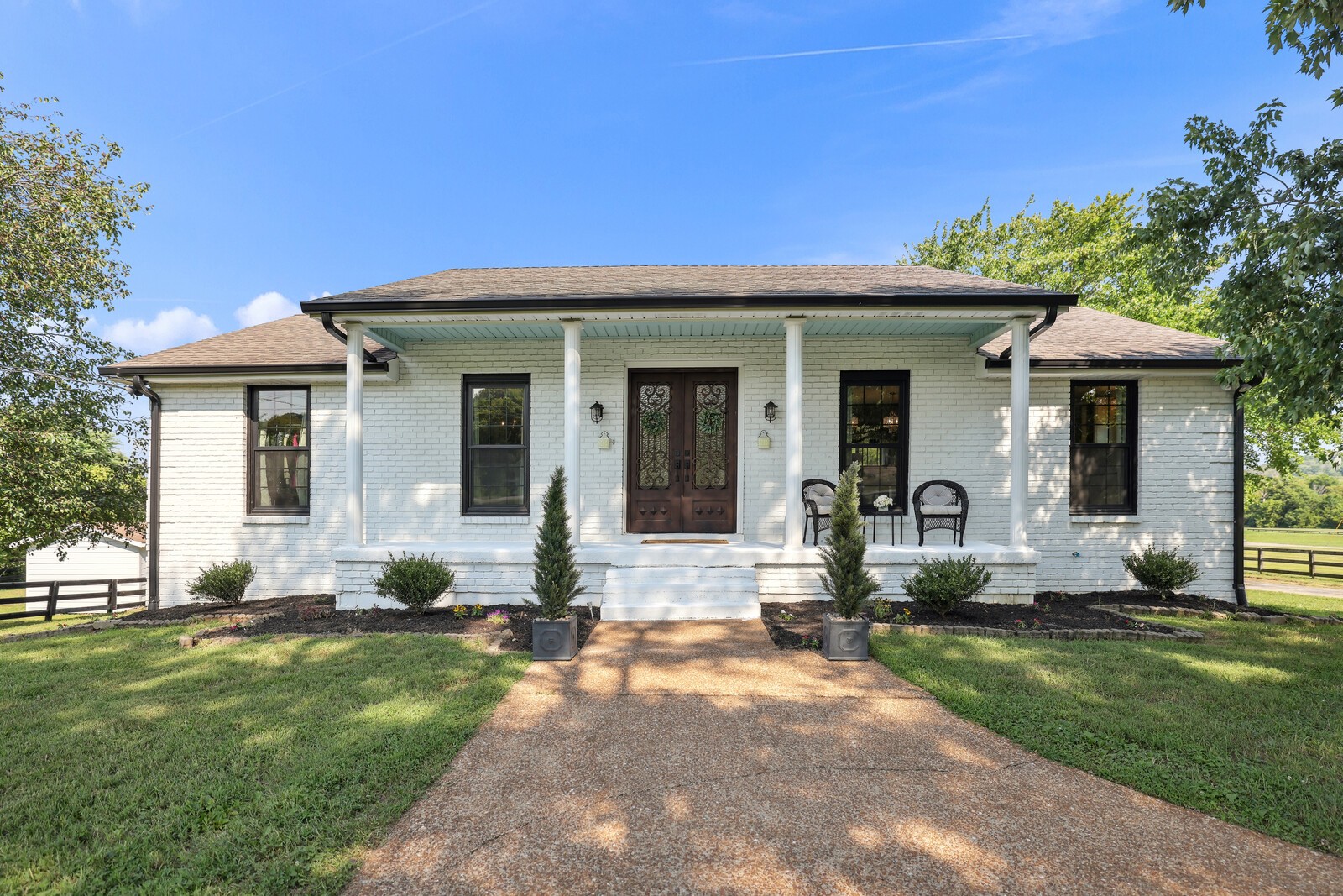 1521 Lewisburg Pike