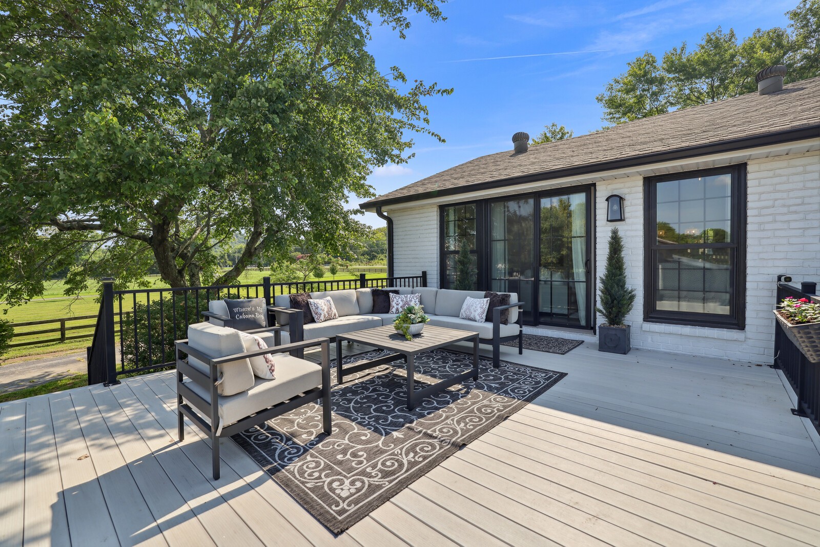 1521 Lewisburg Pike
