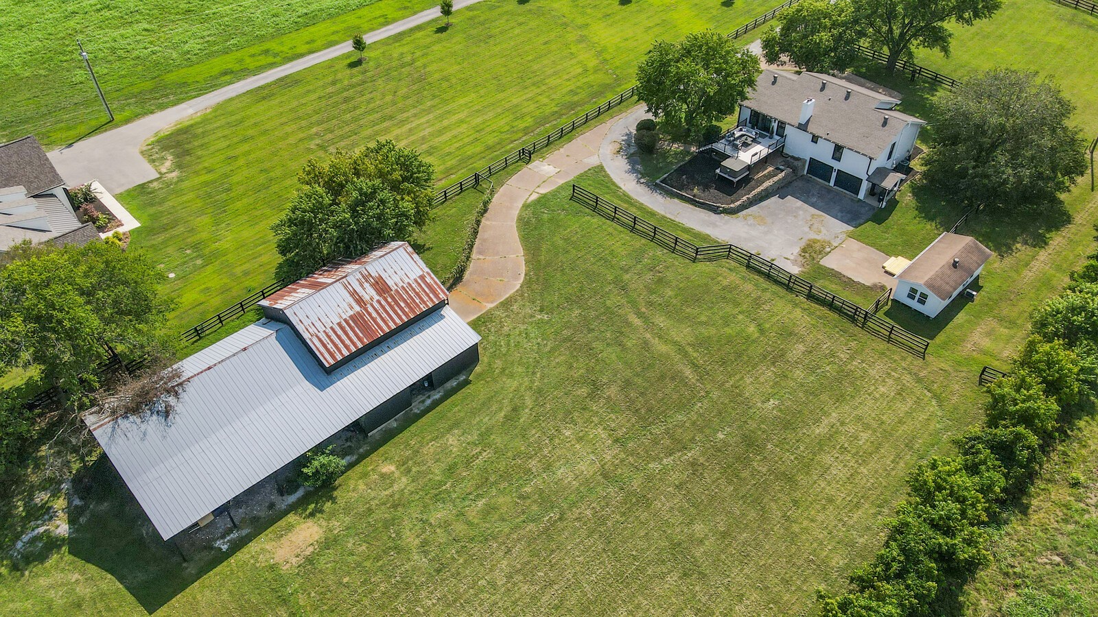 1521 Lewisburg Pike