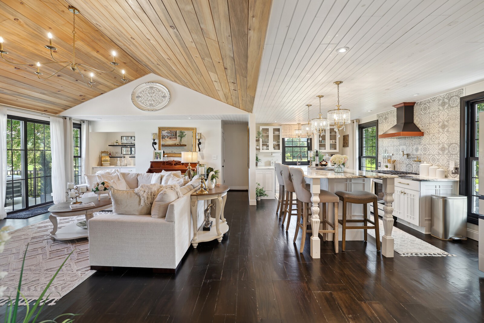 1521 Lewisburg Pike