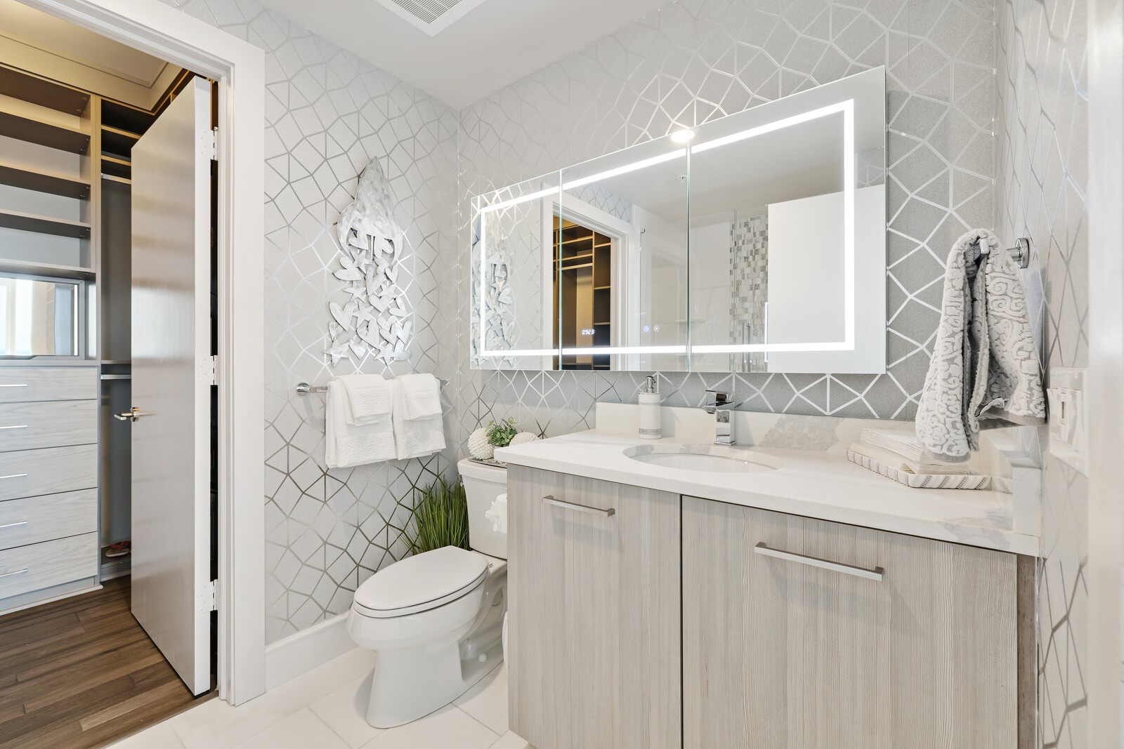 515 Church St Unit: 4206