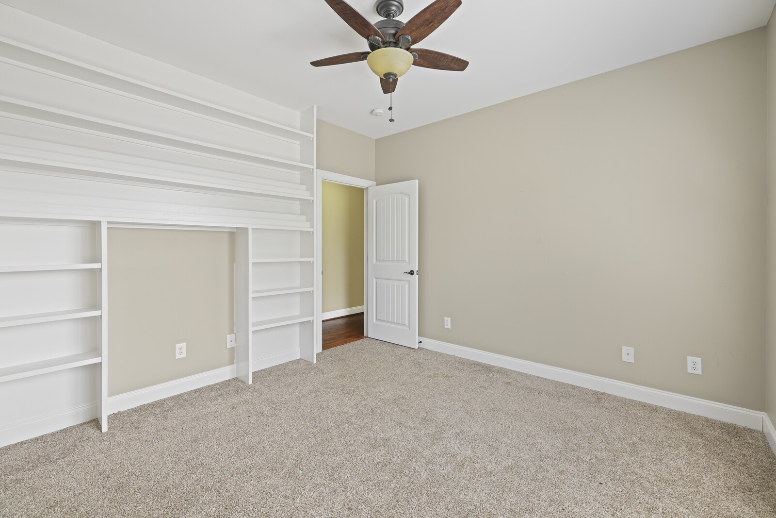 102 Chalford Pl