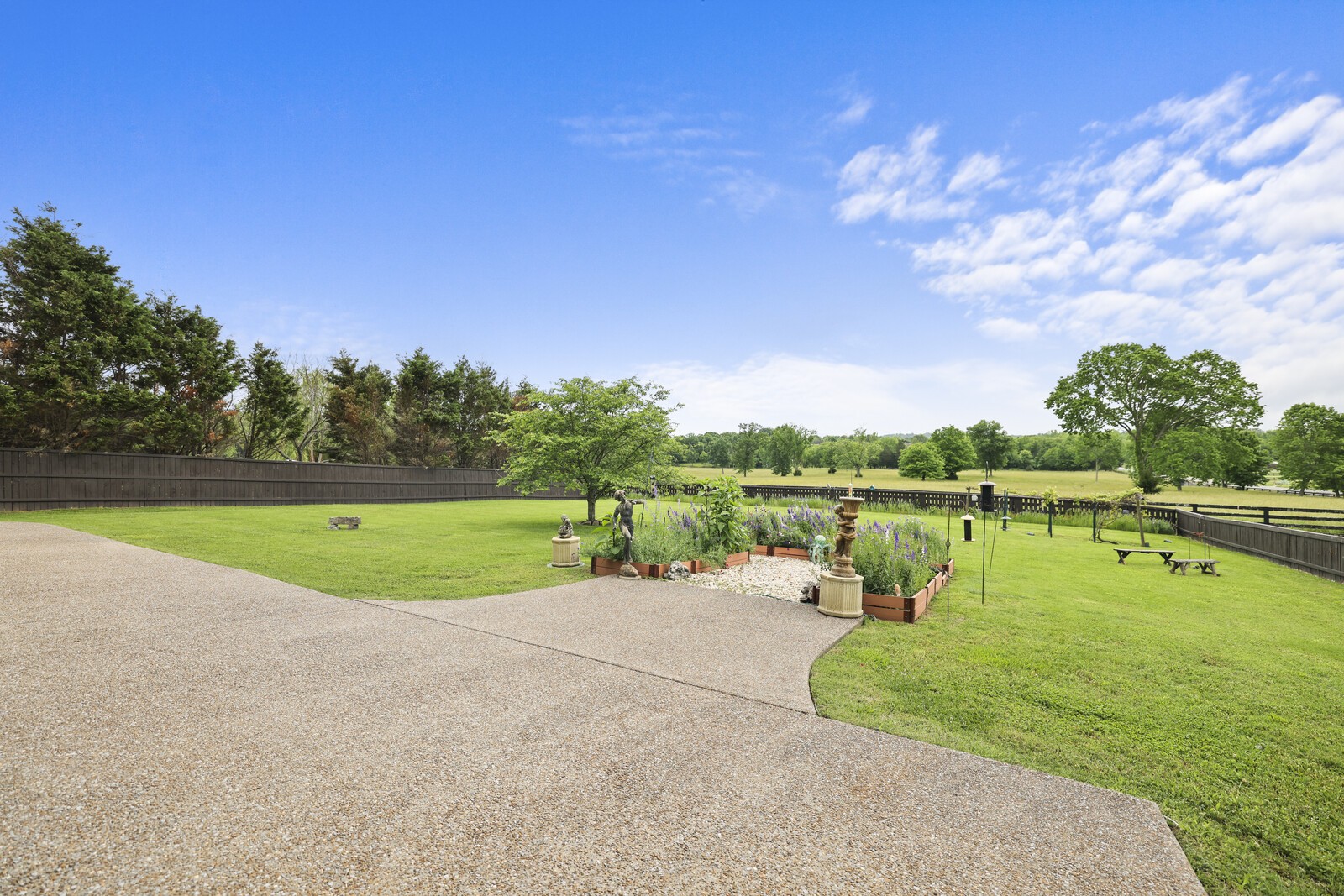 102 Chalford Pl