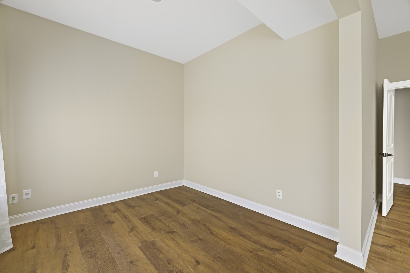 102 Chalford Pl