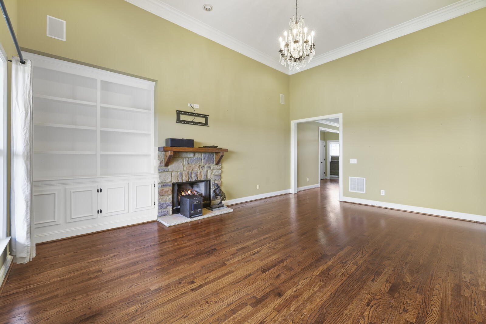 102 Chalford Pl