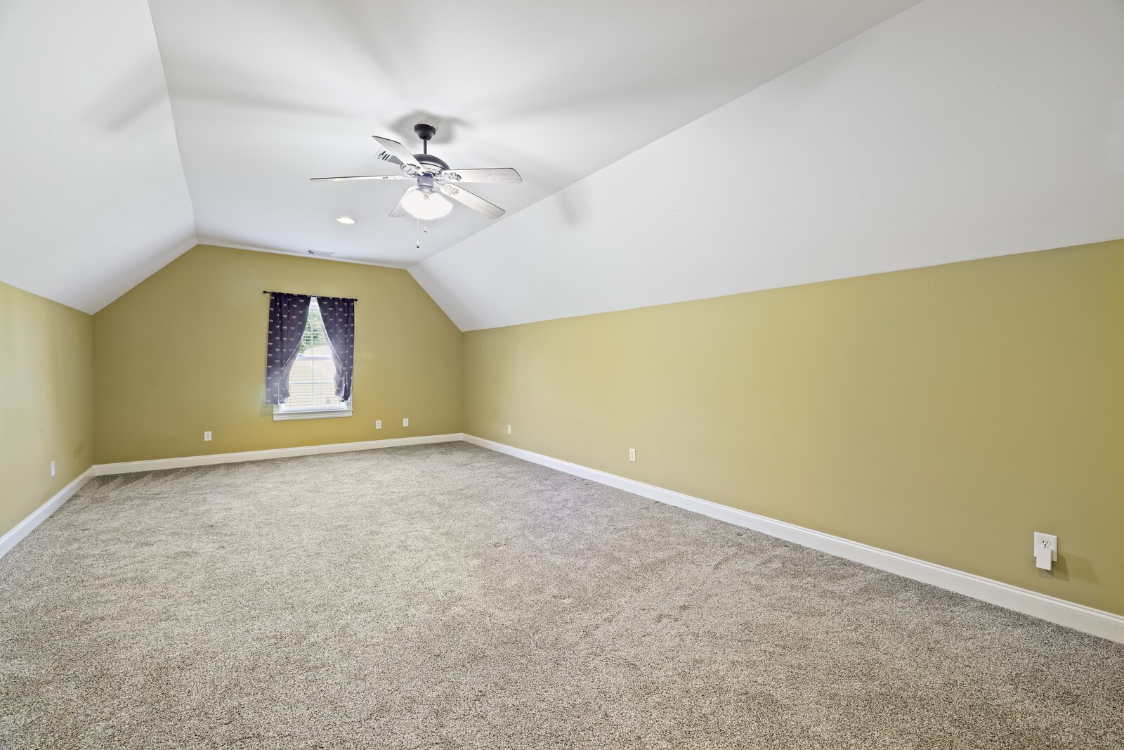 102 Chalford Pl