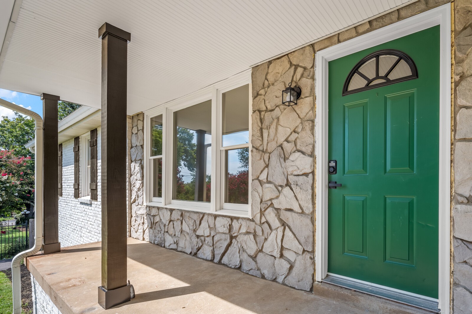 112 Crossroad Dr