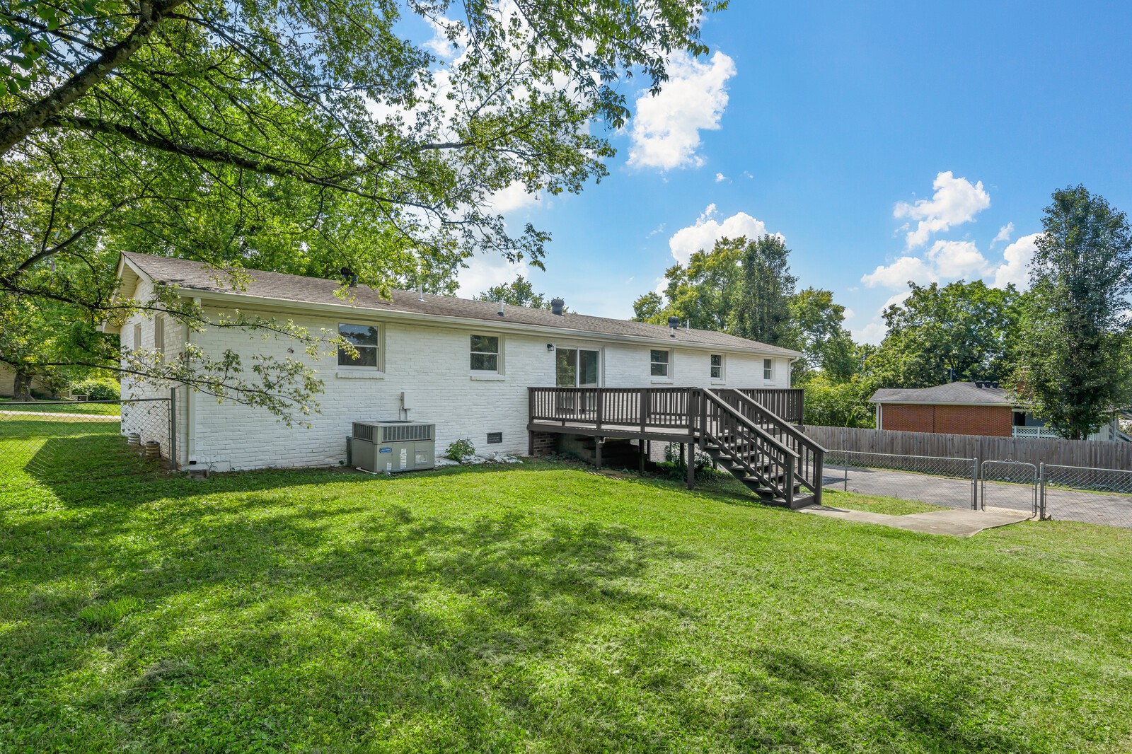 112 Crossroad Dr