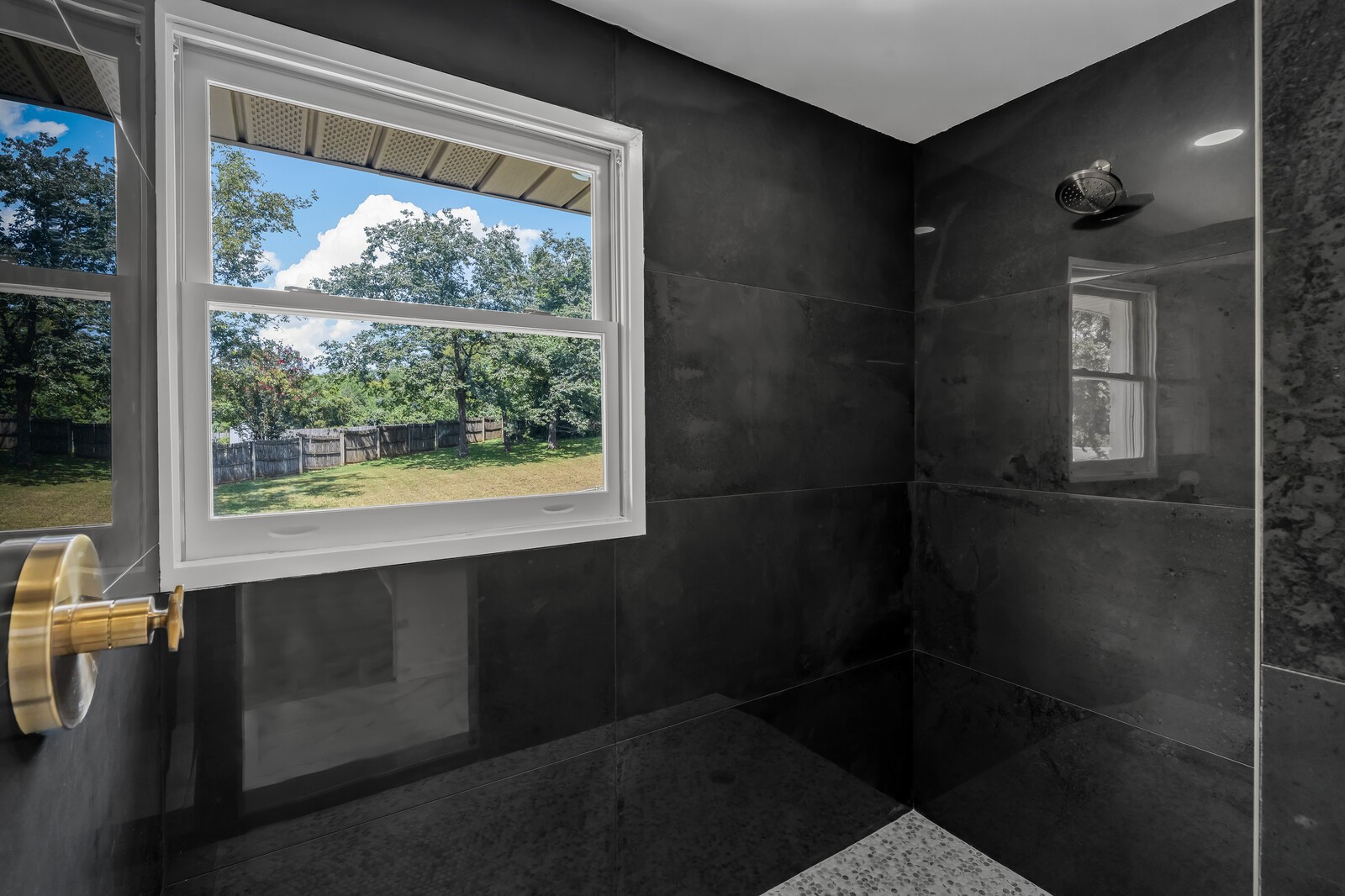 112 Crossroad Dr