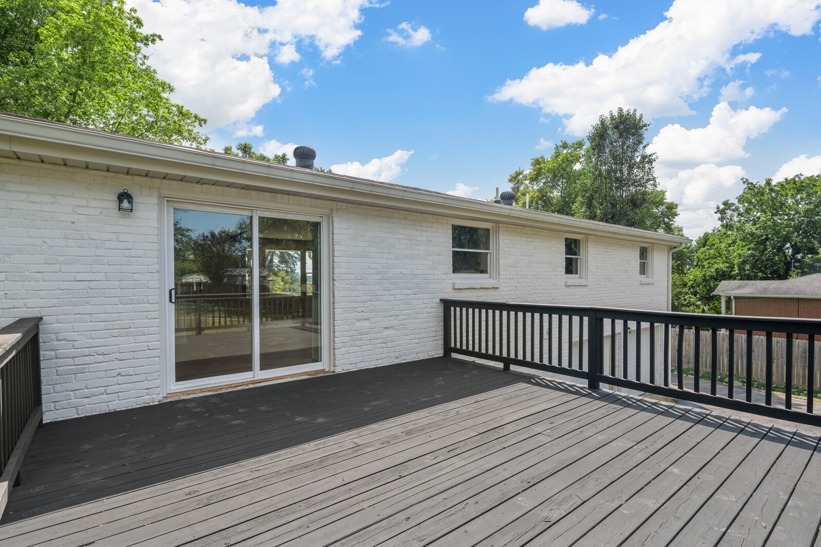 112 Crossroad Dr