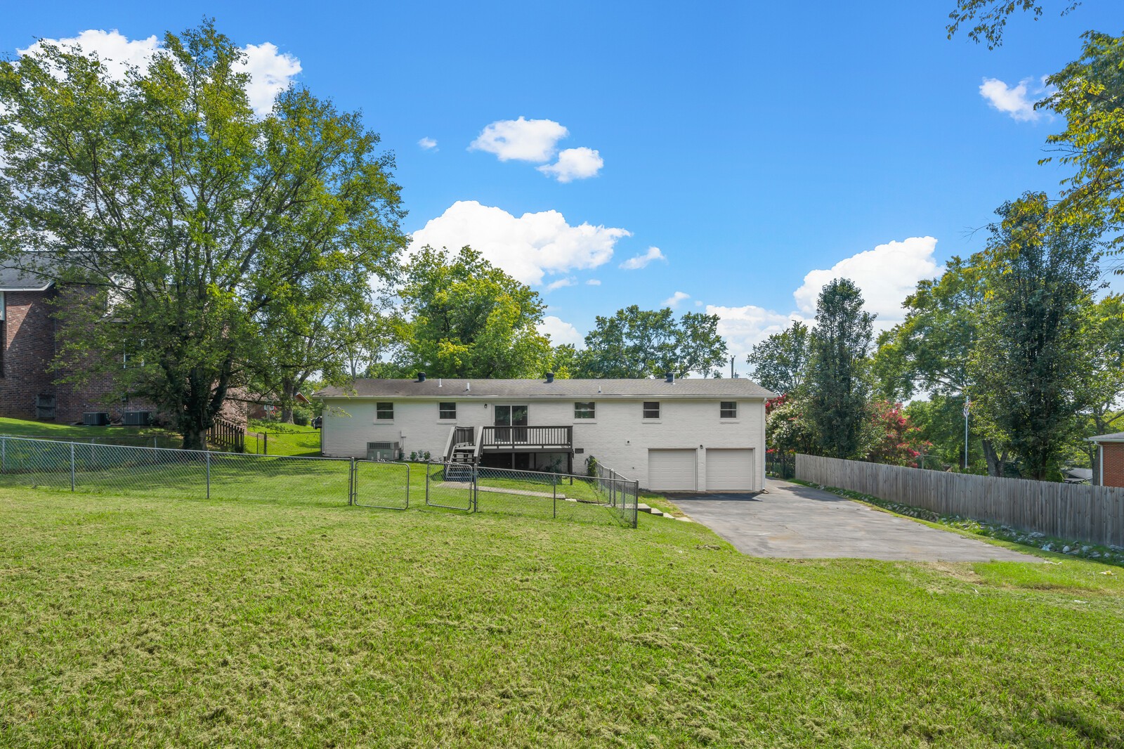 112 Crossroad Dr