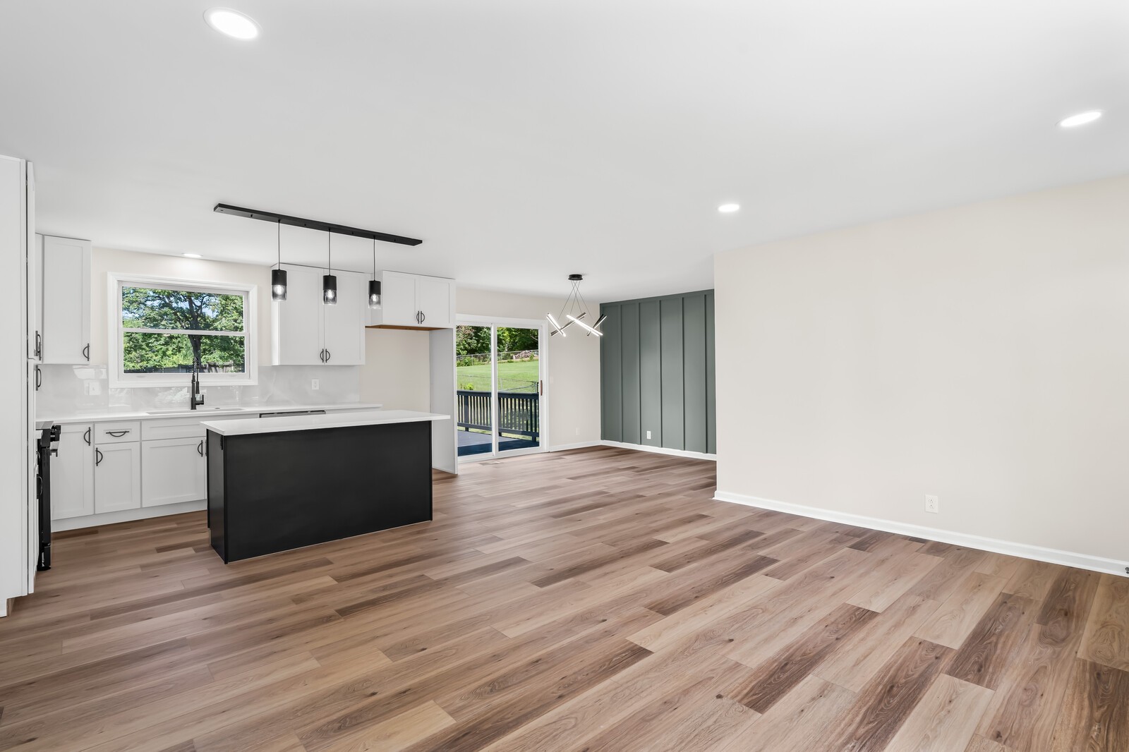 112 Crossroad Dr