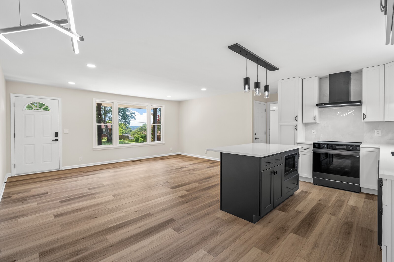 112 Crossroad Dr