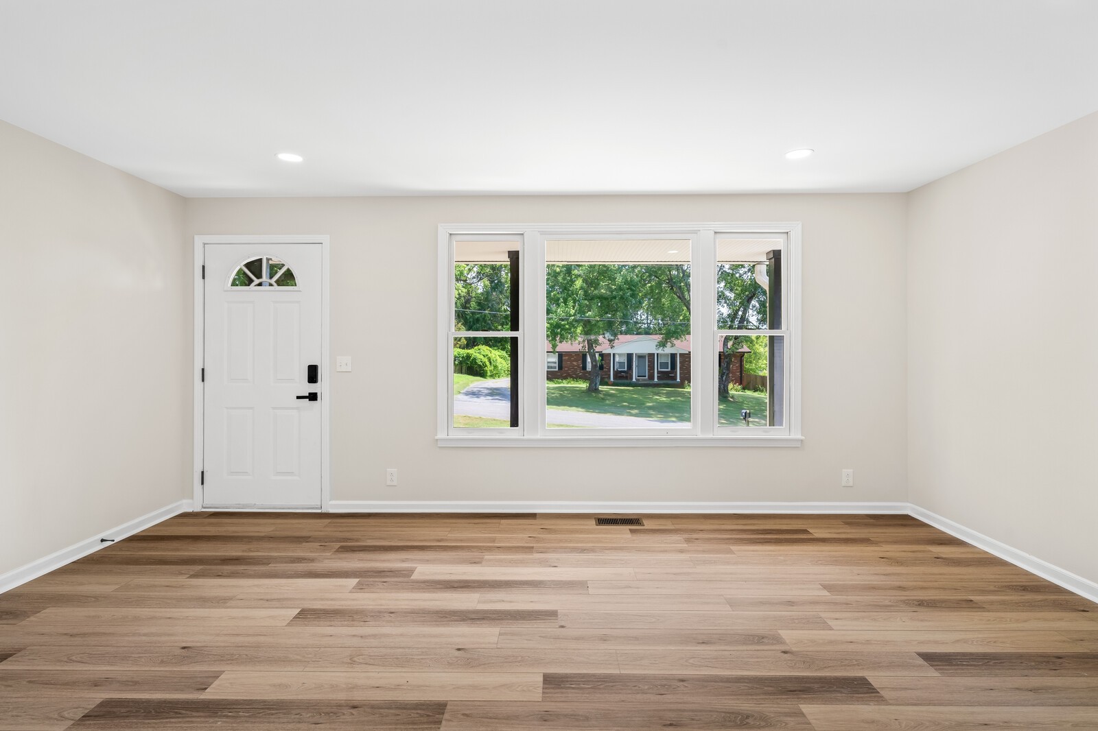112 Crossroad Dr
