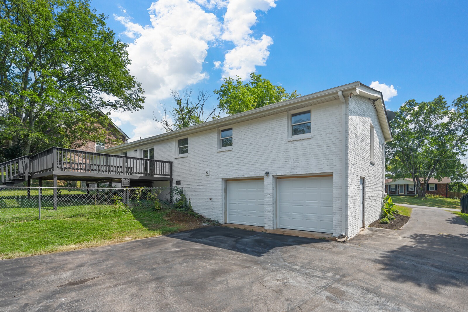 112 Crossroad Dr
