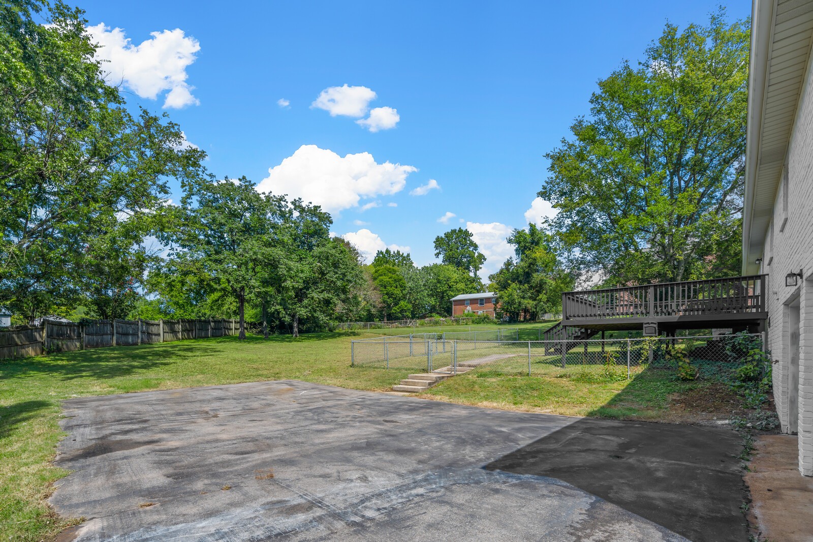 112 Crossroad Dr