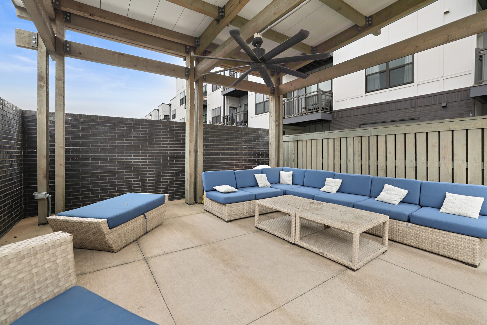 1638 54th Ave, N Unit: 318