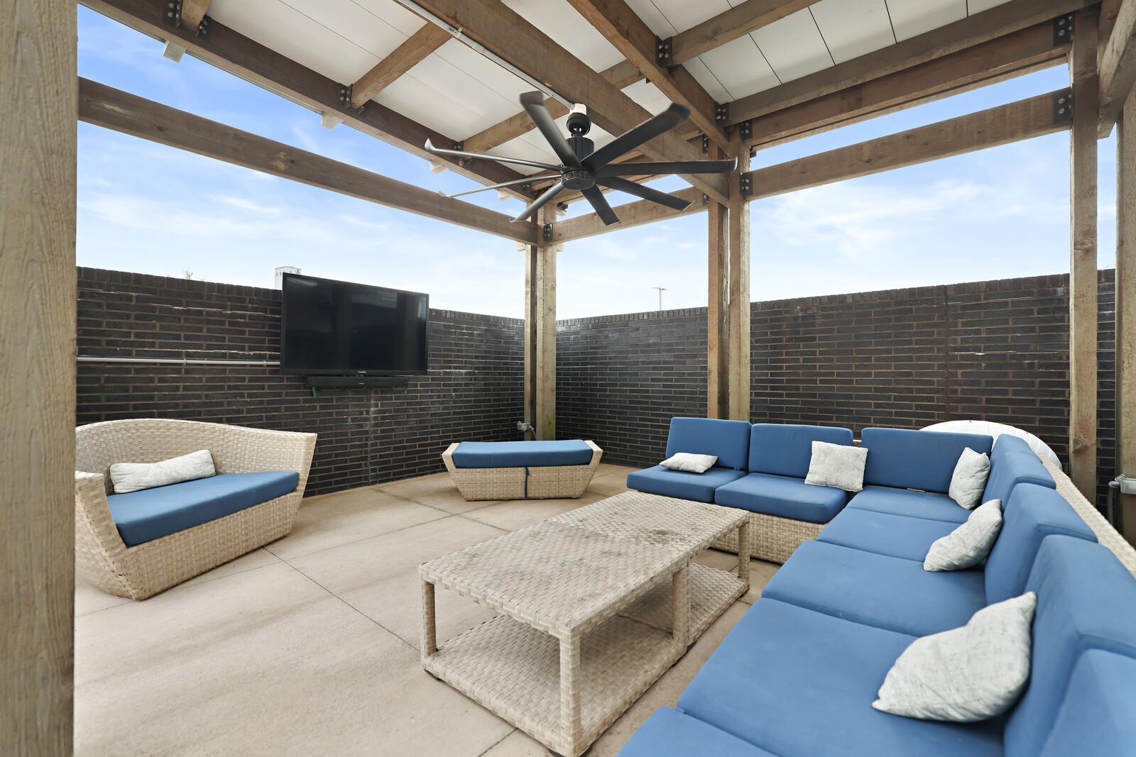 1638 54th Ave, N Unit: 318