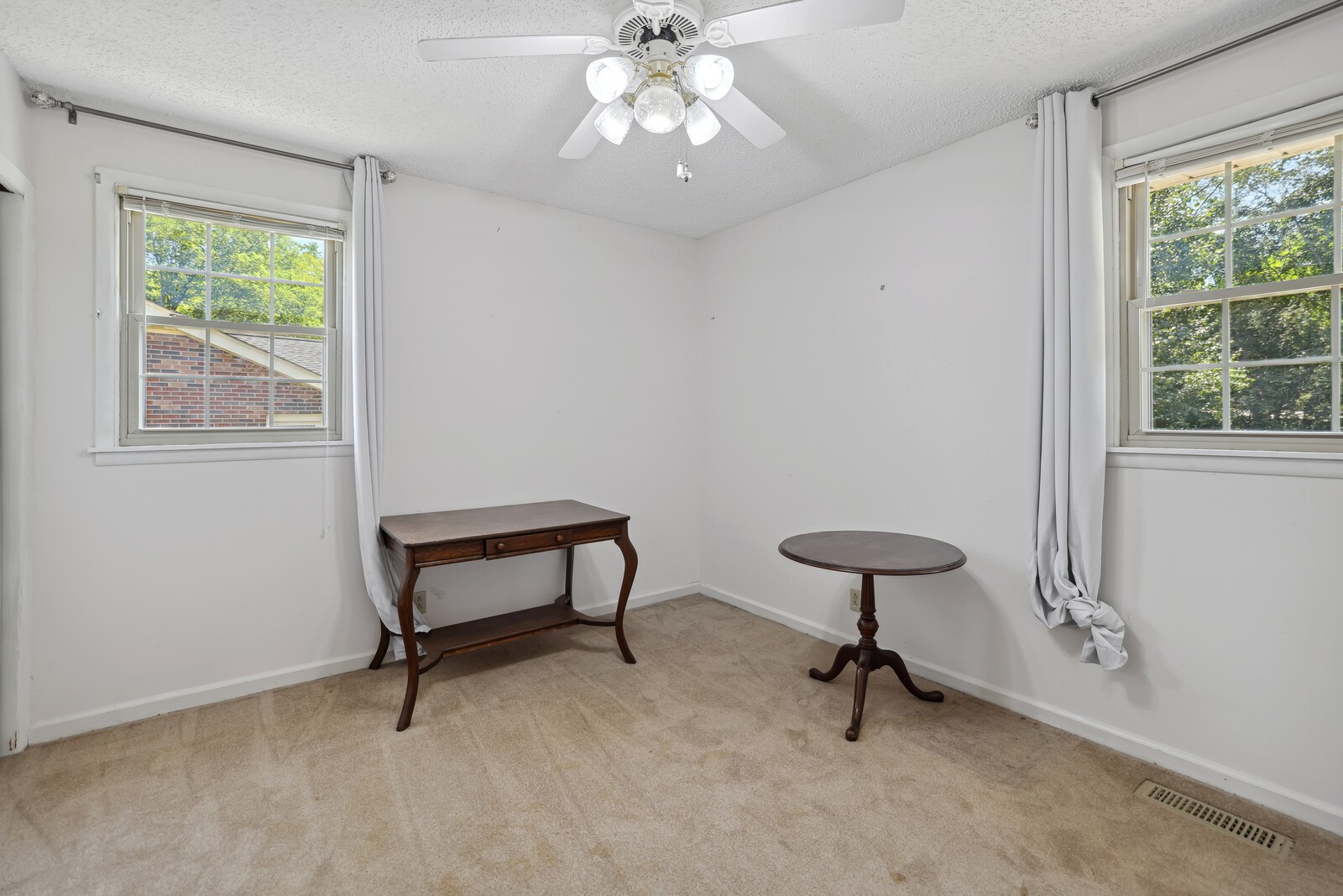 121 Lynhurst Cir