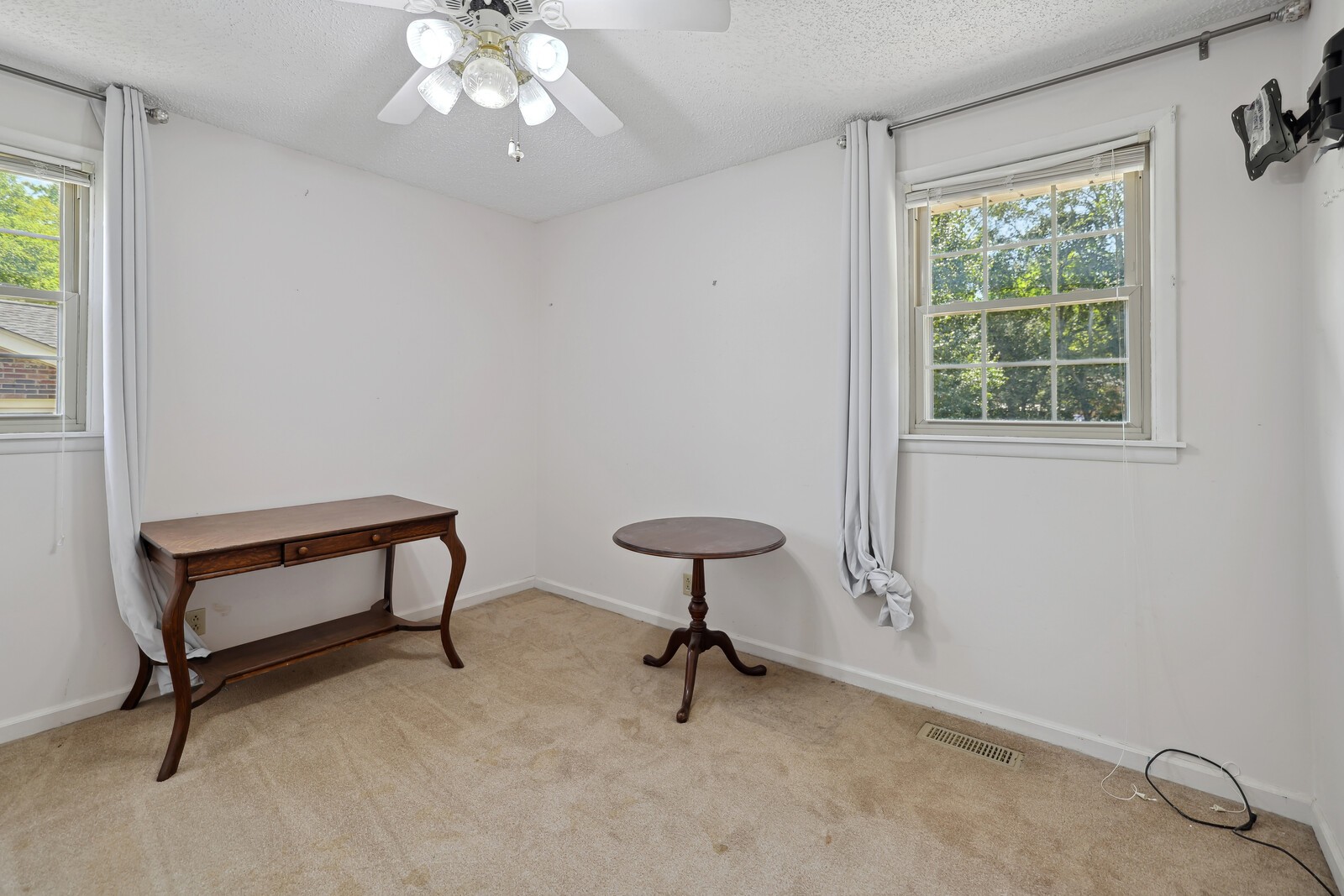 121 Lynhurst Cir