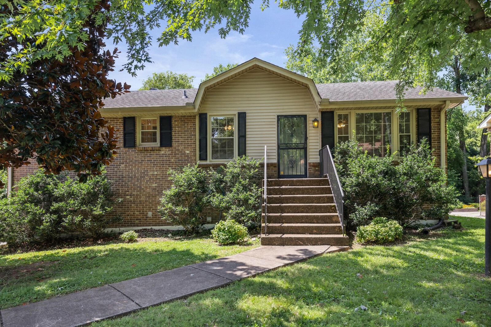 121 Lynhurst Cir