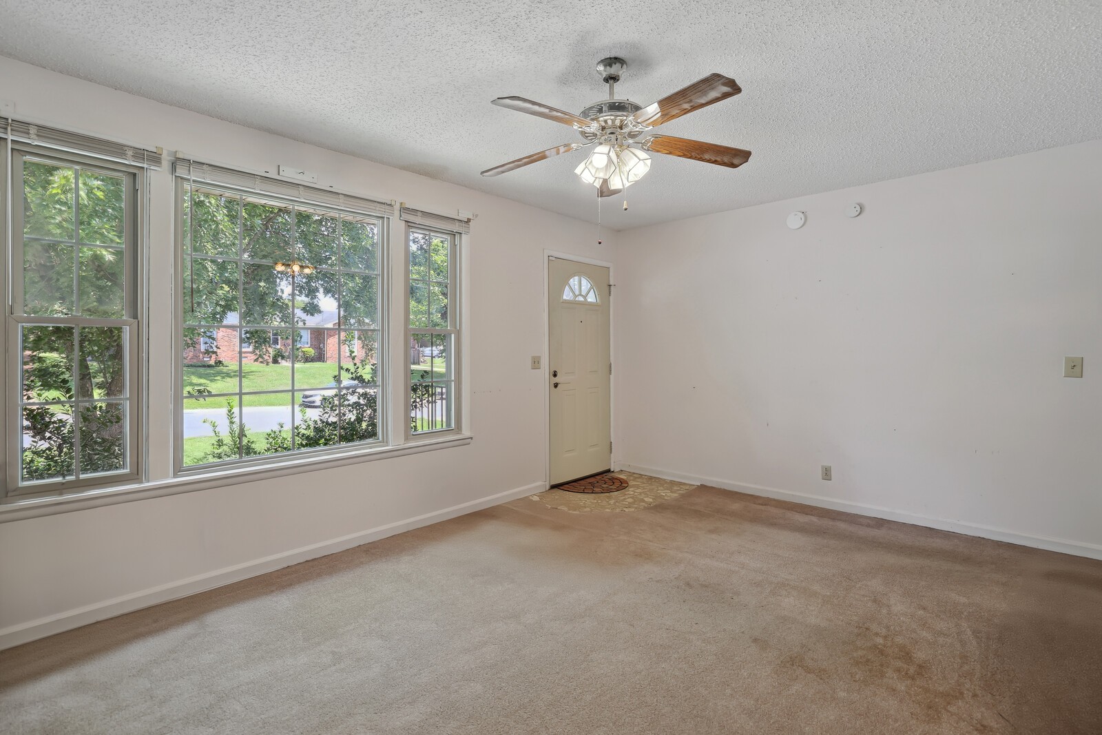 121 Lynhurst Cir