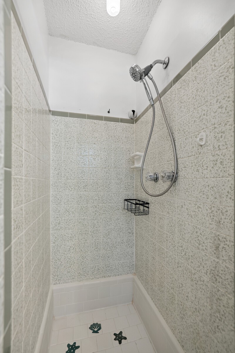 121 Lynhurst Cir