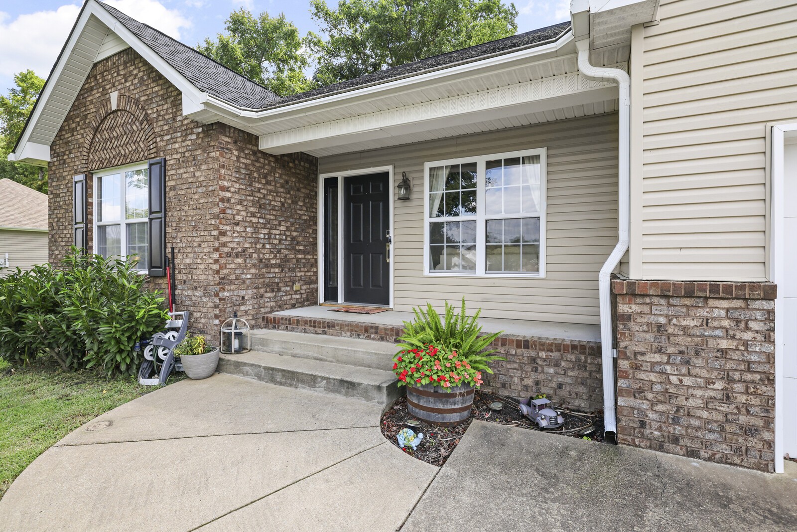 602 Arabian Ln