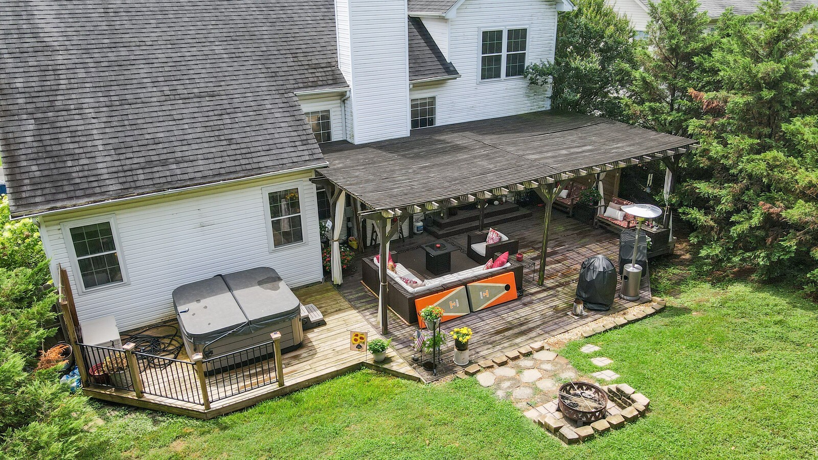 128 Paige Park Ln