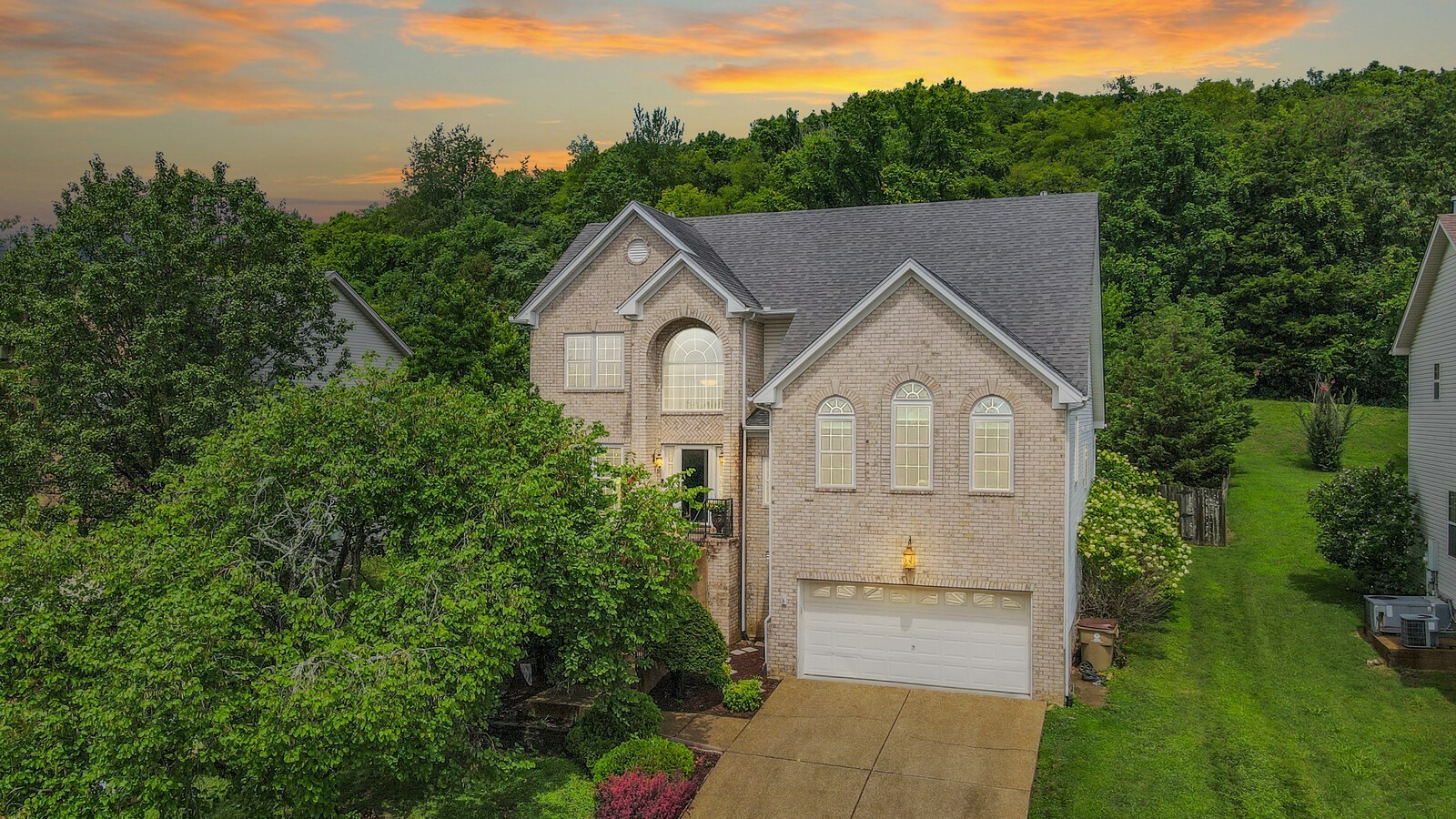 128 Paige Park Ln