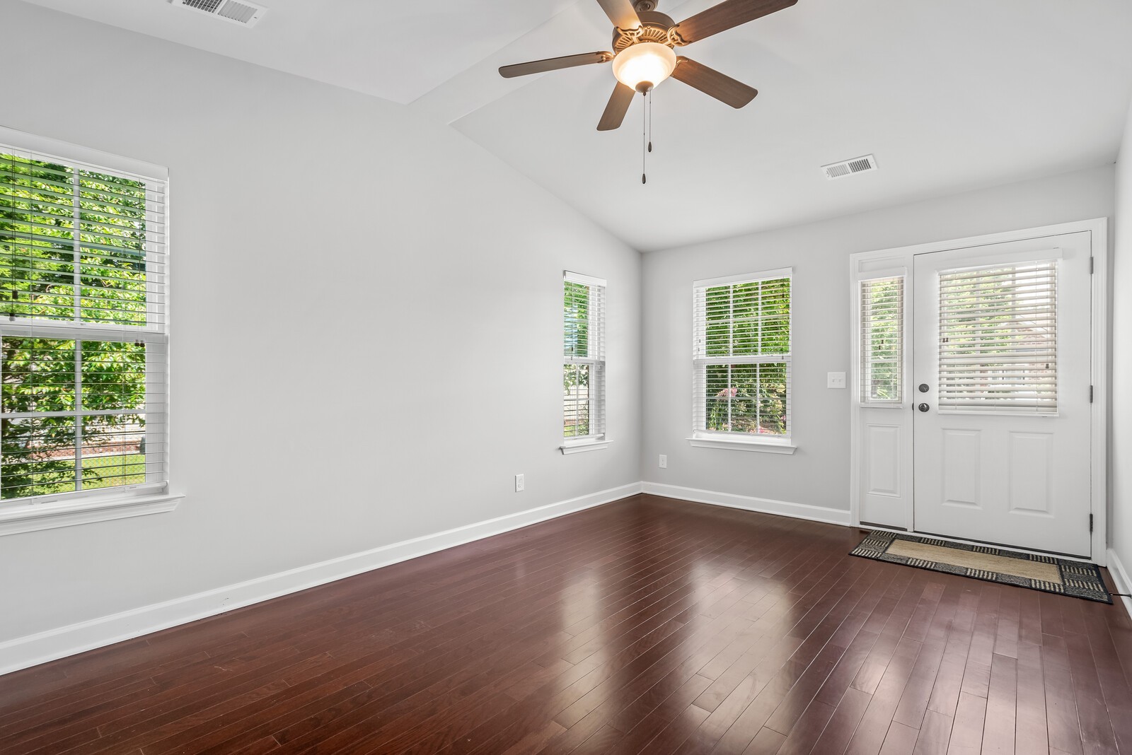 1040 Charlie Daniels Pkwy Unit: 124