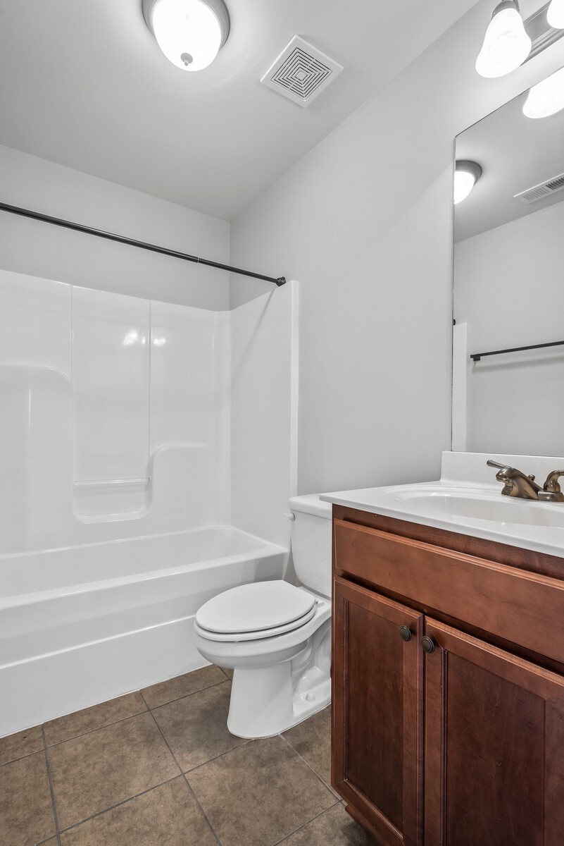 1040 Charlie Daniels Pkwy Unit: 124
