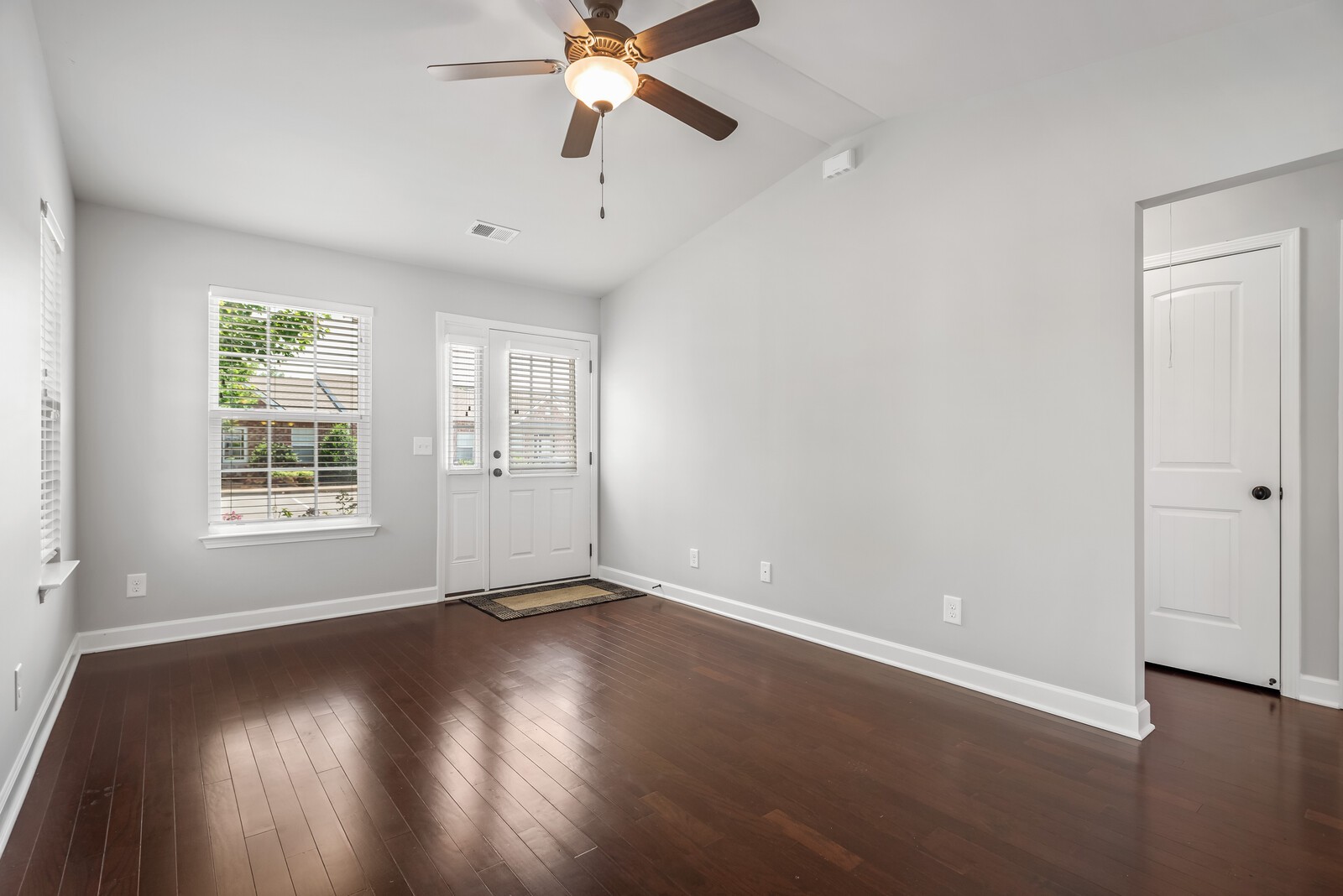 1040 Charlie Daniels Pkwy Unit: 124
