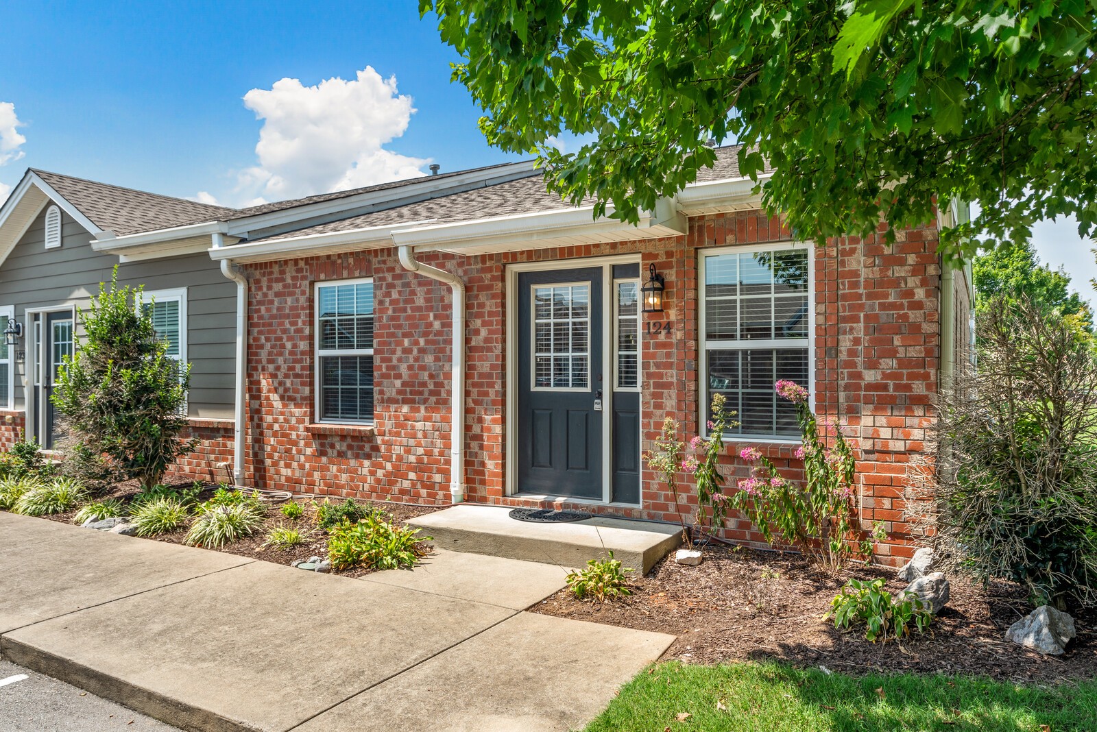 1040 Charlie Daniels Pkwy Unit: 124