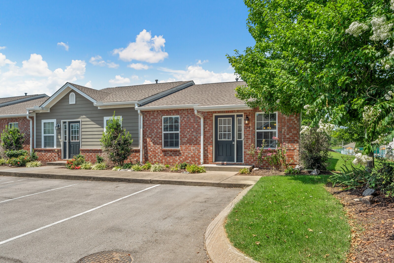 1040 Charlie Daniels Pkwy Unit: 124