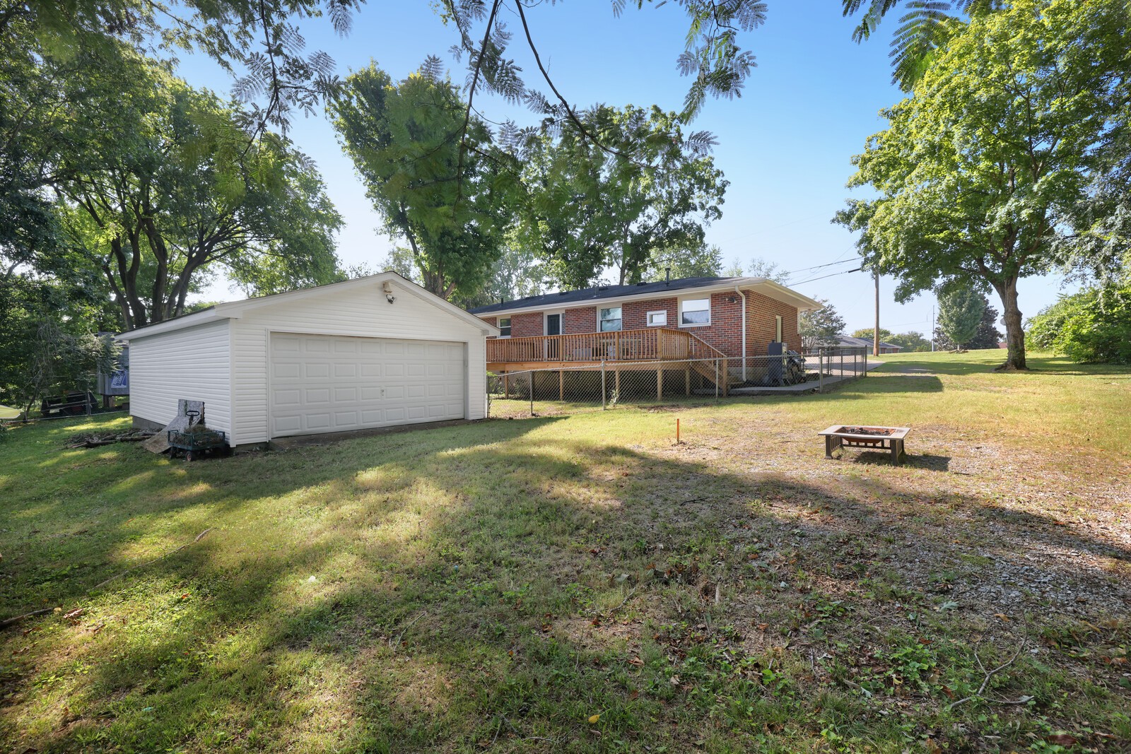 201 Belaire Dr
