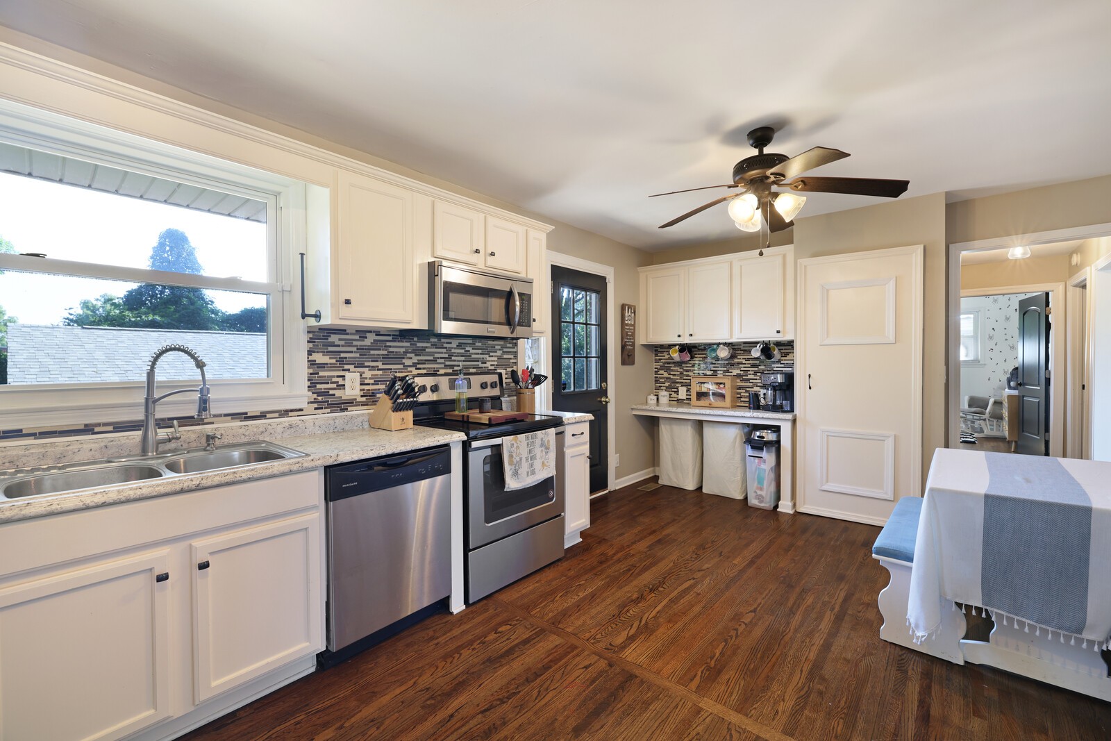 201 Belaire Dr