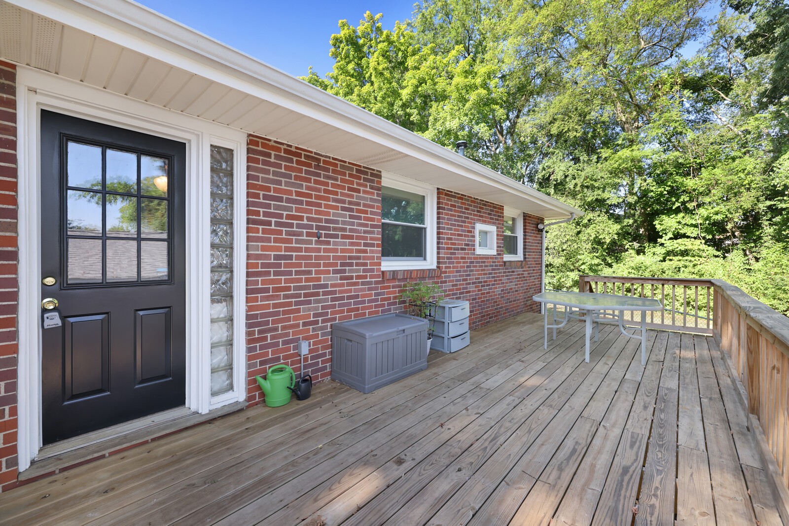 201 Belaire Dr