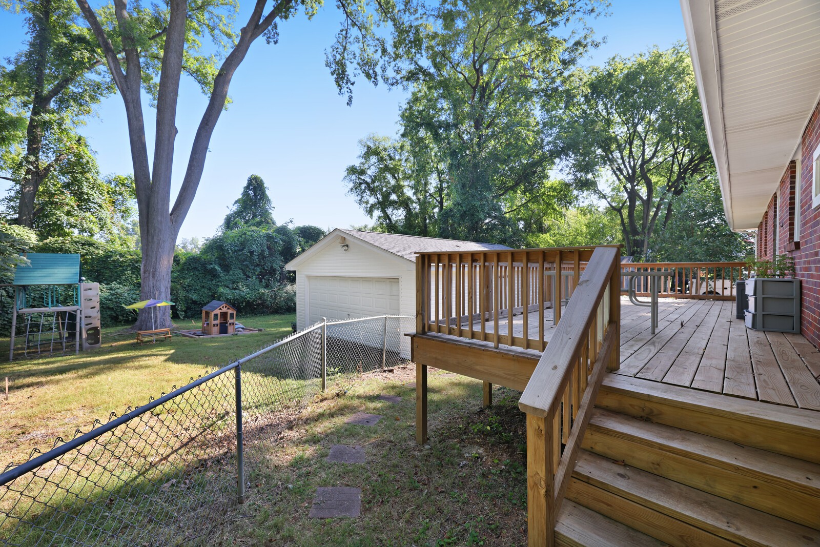 201 Belaire Dr