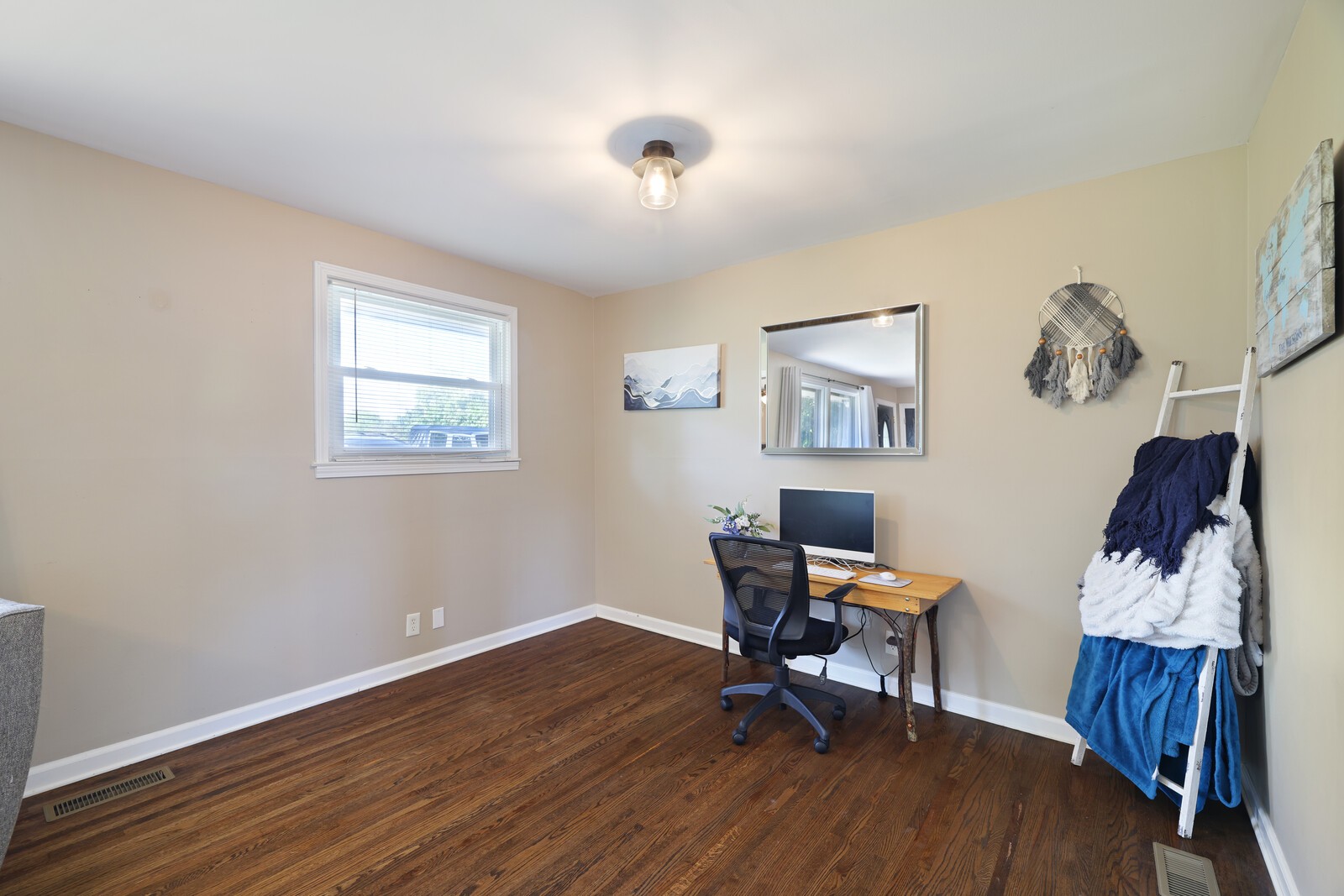 201 Belaire Dr