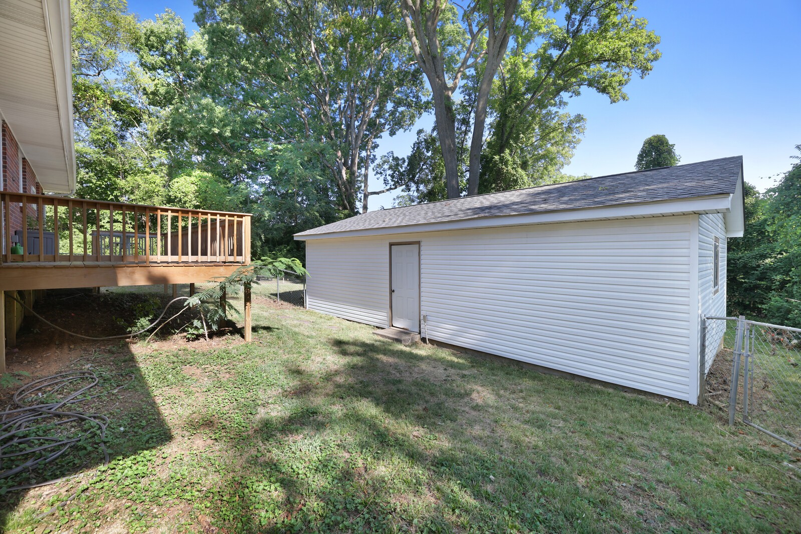 201 Belaire Dr