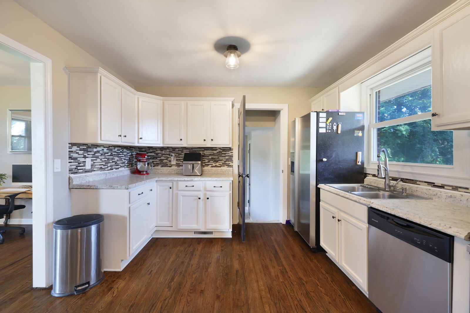 201 Belaire Dr