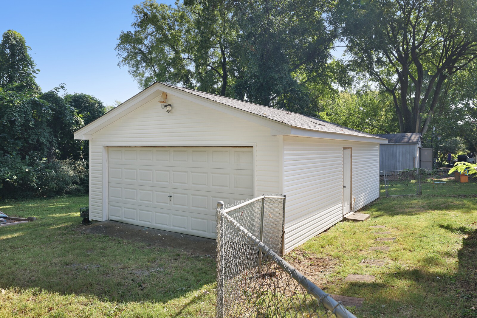 201 Belaire Dr